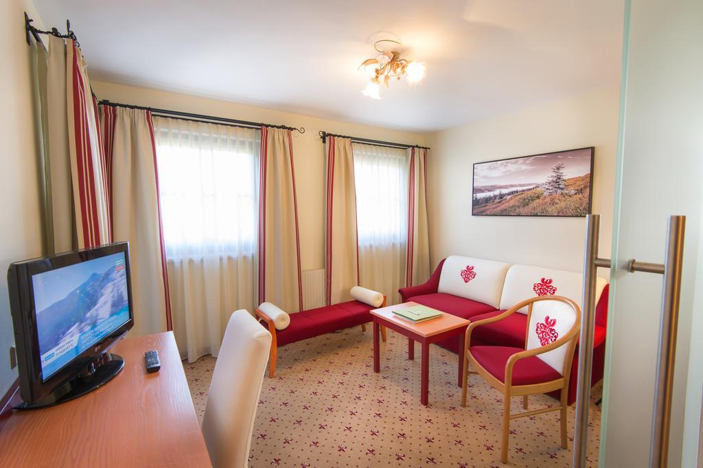 Hotel Zum Jungen Roemer Radstadt Szoba fotó